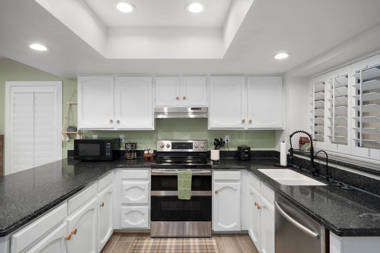 Large Pool With Diving Board, Remodeled 3Bdrm, Near State Farm Stdm And More! Peoria Exterior foto